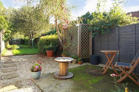 16, Carylls Cottages Faygate Lane, Faygate, Horsham, RH12 4SQ