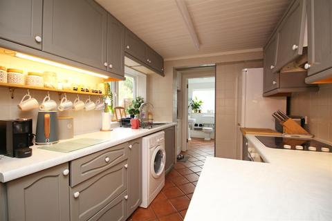 16, Carylls Cottages Faygate Lane, Faygate, Horsham, RH12 4SQ