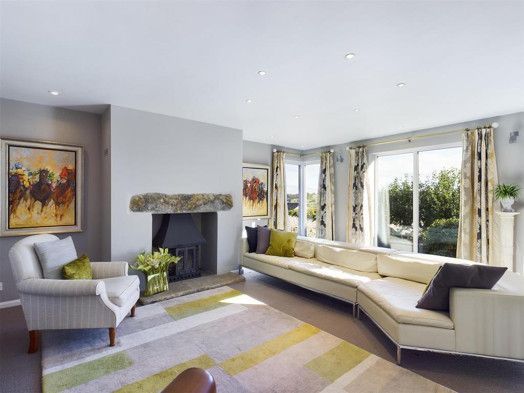 Living Room.jpg