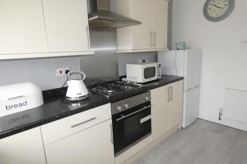 2 bedroom flat to rent - Bede Burn Road, ., Jarrow, Tyne and Wear, NE32 5BW