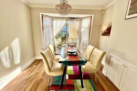127 Moordown, London, SE18 3NA