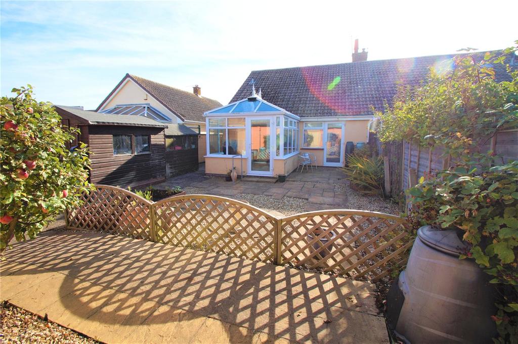 Steart Avenue, BurnhamOnSea, Somerset, TA8 2 bed bungalow £265,000