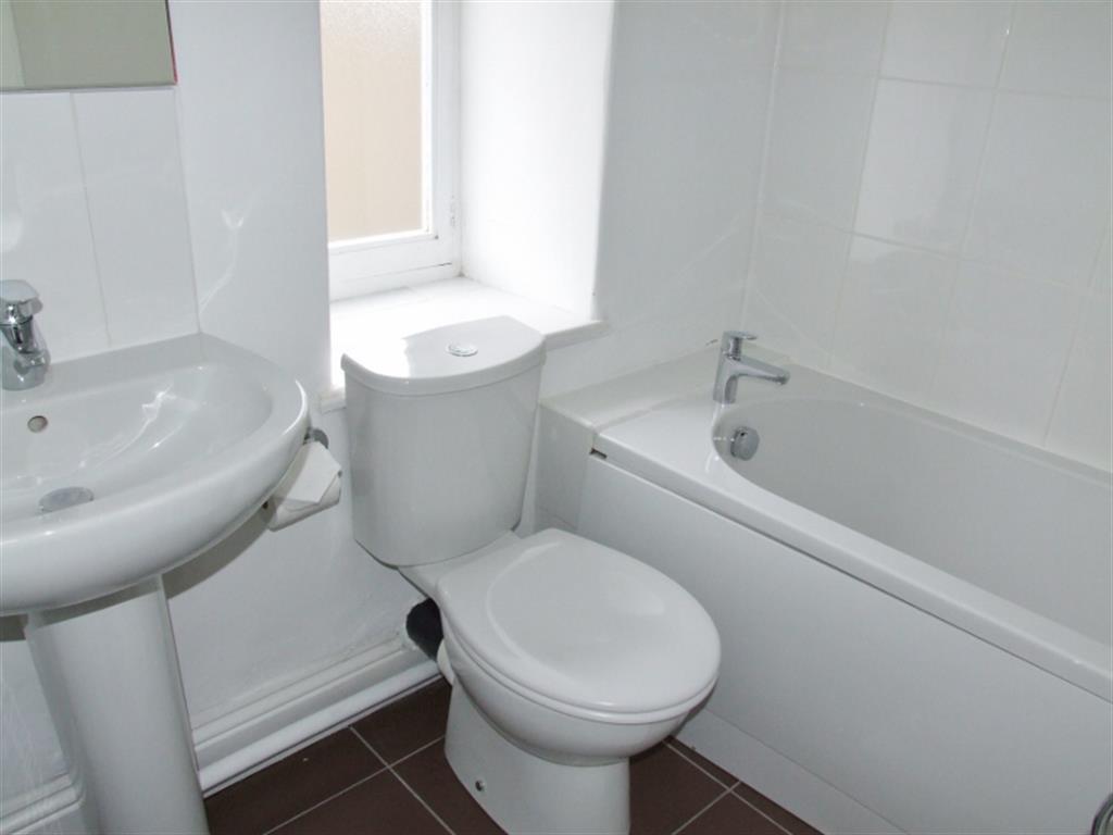 Flat 4 Bathroom
