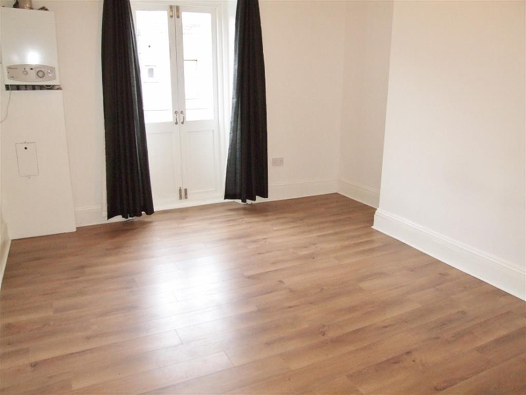 Flat 4 Bedroom 2