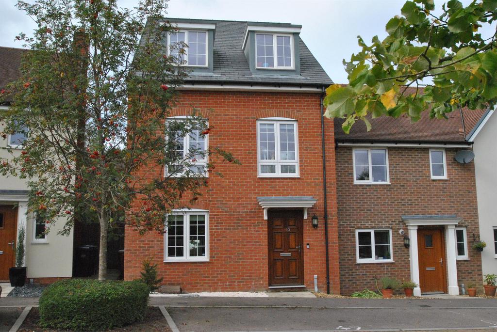 Clements Close, Puckeridge, Ware... 4 bed semidetached house £500,000