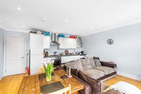 Flat E, 72 Ravenslea Road, London, SW12 8RU