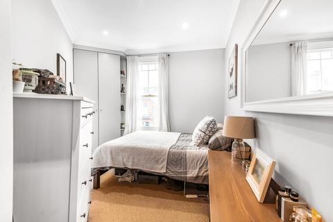 Flat E, 72 Ravenslea Road, London, SW12 8RU