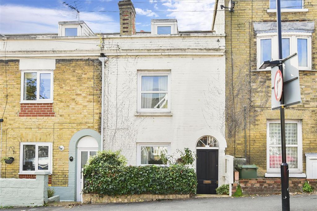 Victoria Road, Cowes, Isle of Wight 3 bed terraced house £255,000