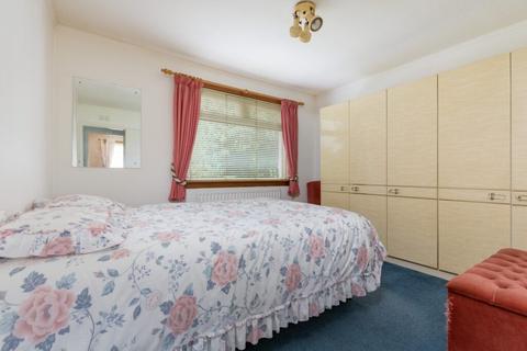 10 Springhill Road, Clarkston, Glasgow, G76 8BT