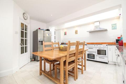 144 Castle Road, Bedford, MK40 3SN