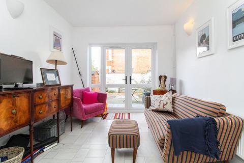 144 Castle Road, Bedford, MK40 3SN
