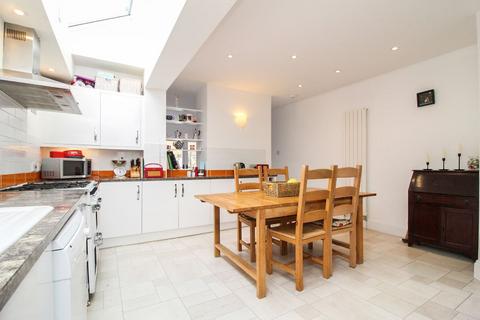 144 Castle Road, Bedford, MK40 3SN