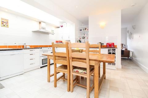 144 Castle Road, Bedford, MK40 3SN