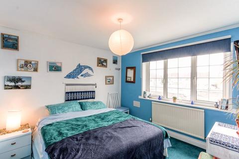 1 Bishops Walk, Ilchester, Yeovil, BA22 8NS