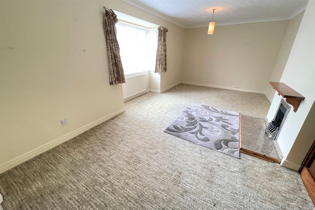 Plane Tree Avenue, Leeds, West Yorkshire, LS17 8UB 2 bed detached