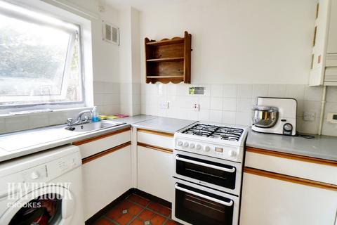 15 Broom Green, Sheffield, S3 7XF