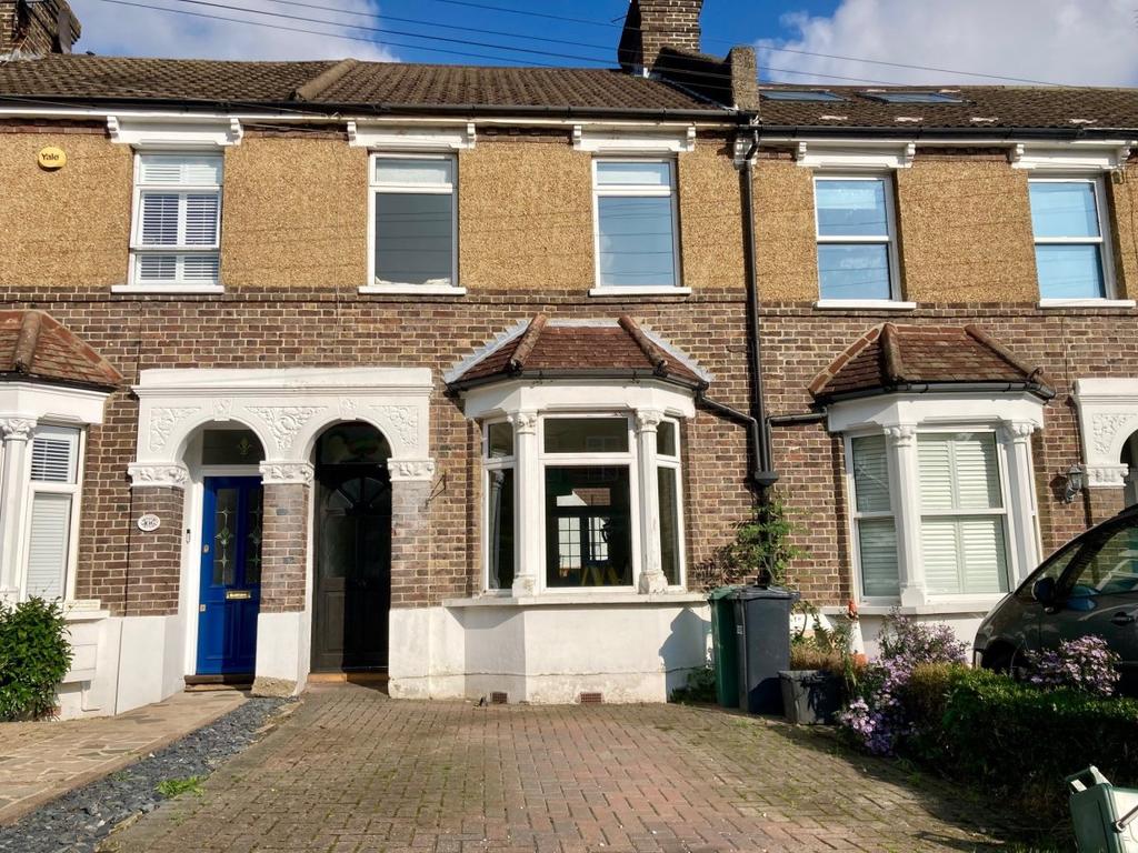 Monson Road, Redhill 3 bed terraced house £1,500 pcm (£346 pw)