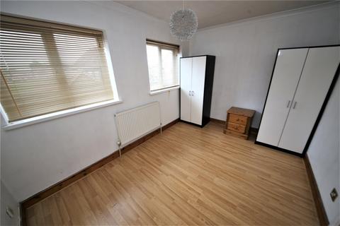 17 Runnymede Road, Stanford-le-hope, SS17 0JY