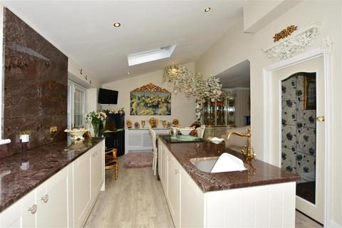 71 Moat Lane, Erith, DA8 2ND