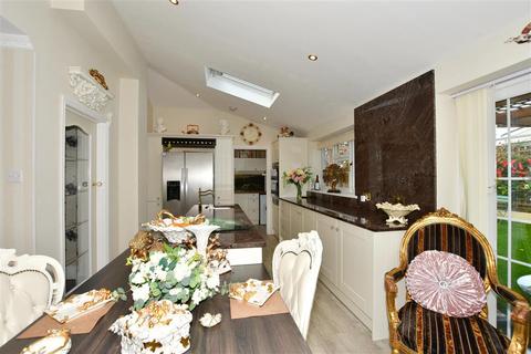 71 Moat Lane, Erith, DA8 2ND