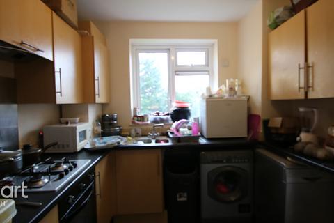 3 bedroom flat for sale - Bromycroft Road, Slough