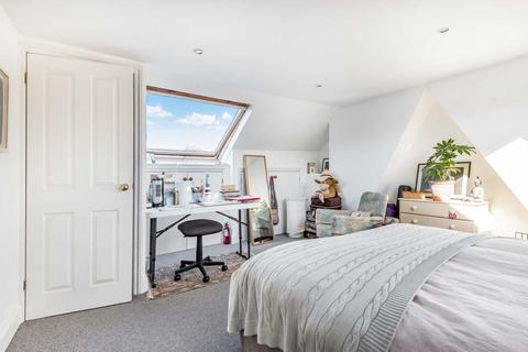 3 Chantry Place, Colyton, EX24 6LL