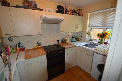 2 bedroom terraced house to rent, Godwin Crescent, Clanfield, PO8