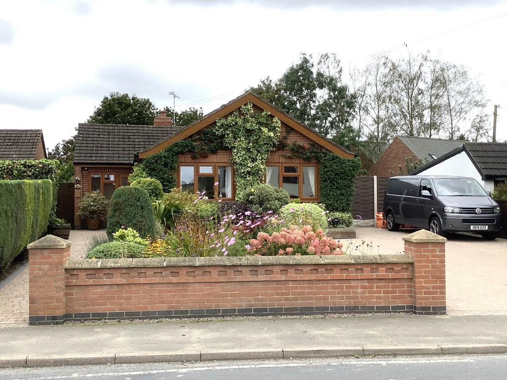 Repton Road, Hartshorne, DE11 3 bed bungalow £389,950