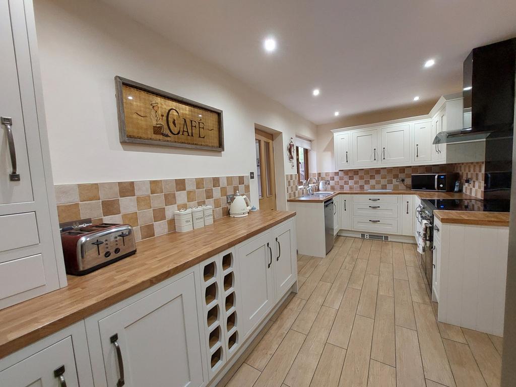 Repton Road, Hartshorne, DE11 3 bed bungalow £389,950