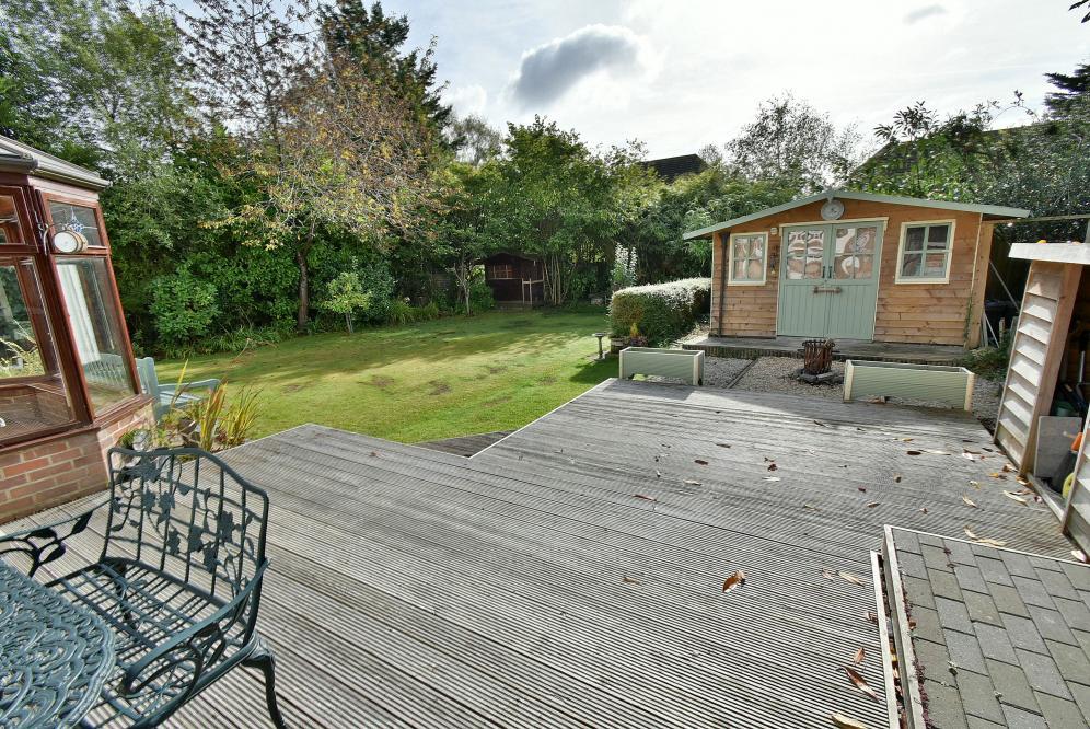 Moorlands Road, West Moors, BH22 0JW 4 bed detached house £675,000