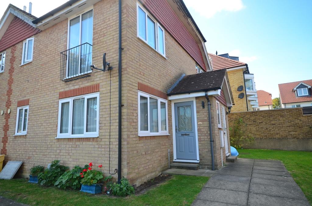 Wilson Avenue Rochester ME1 1 bed terraced house £850 pcm (£196 pw)
