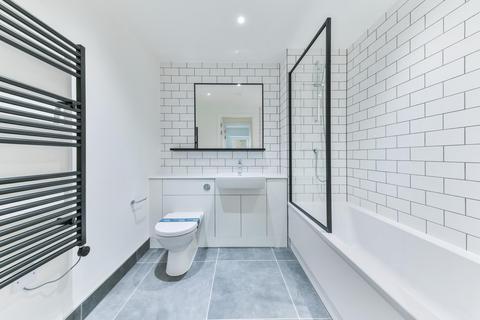 2 bedroom apartment to rent, Fermont House, Beaufort Sqaure, Colindale, NW9