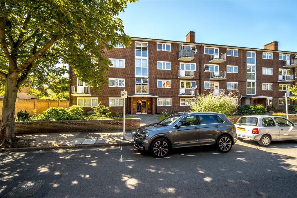Garden Court, Lichfield Road, Richmond, TW9 2 bed apartment £2,150