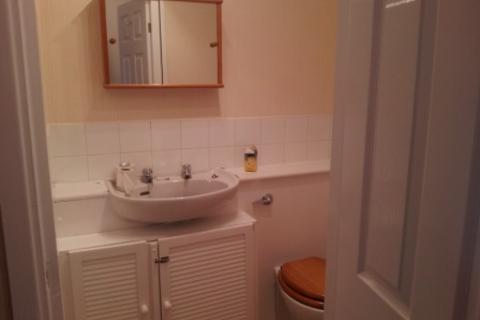 Studio to rent - Swan Gardens, Birmingham