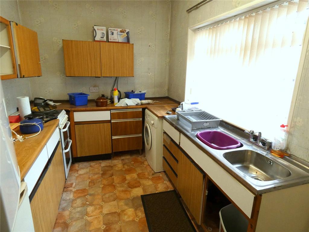 Kirkhall Lane, Leigh, WN7 2 bed terraced house £75,000