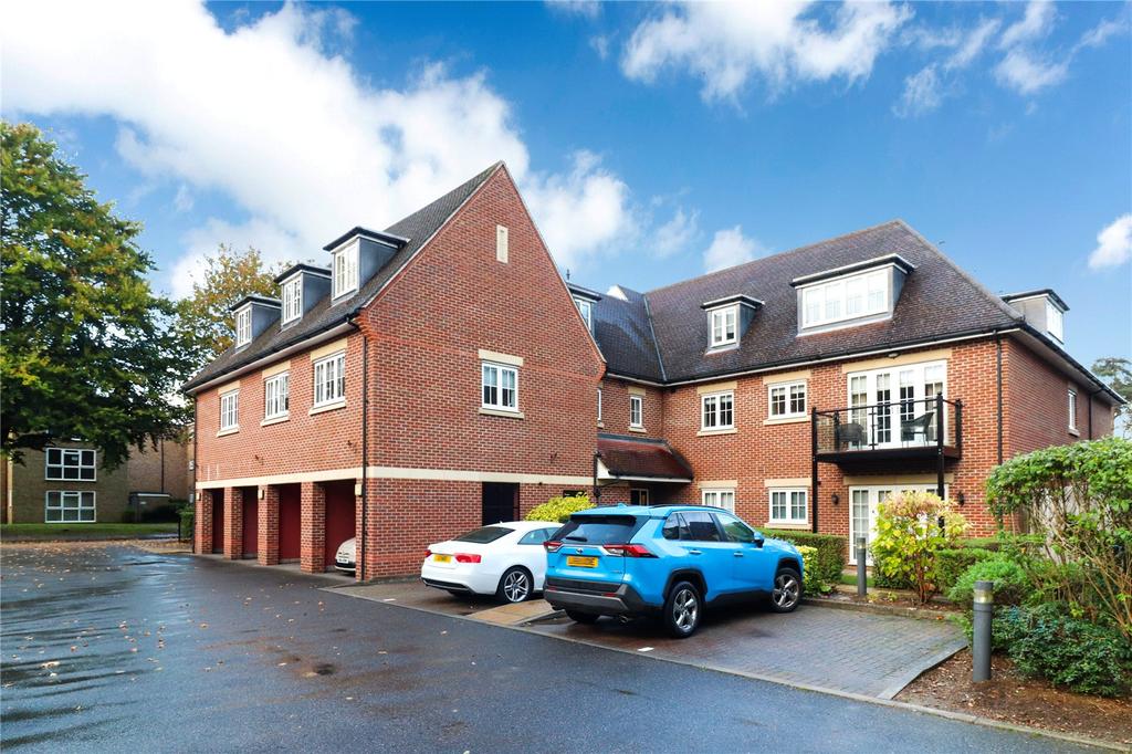 Woodgate Mews, Watford... 2 bed flat £425,000