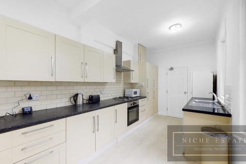 5 bedroom semi-detached house to rent, Station Road, Finchley Central, N3