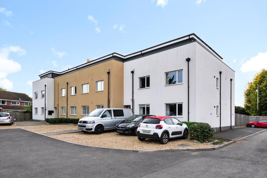 Grove Nr Wantage, Oxfordshire, OX12 2 bed flat £210,000