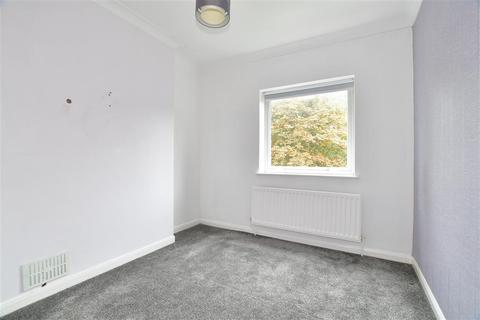 Flat 2, 1 Farningham Road, Caterham, CR3 6LL