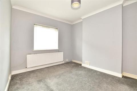 Flat 2, 1 Farningham Road, Caterham, CR3 6LL