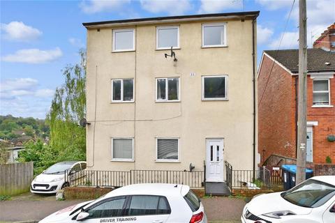 Flat 2, 1 Farningham Road, Caterham, CR3 6LL