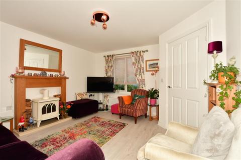 15 Moat Lane, Lower Upnor, Rochester, ME2 4GP