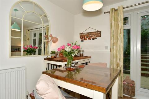 15 Moat Lane, Lower Upnor, Rochester, ME2 4GP