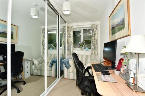 15 Moat Lane, Lower Upnor, Rochester, ME2 4GP