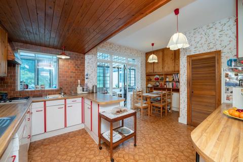5 Mortimer Road, London, W13 8NG
