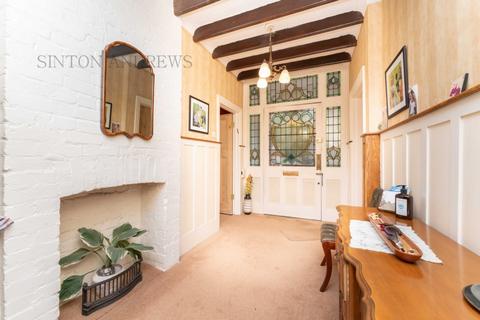 5 Mortimer Road, London, W13 8NG