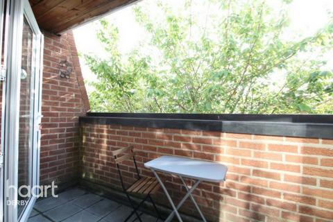 Studio to rent, Burns Road, Loughborough