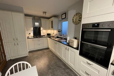 8 Grasscroft, Northampton, NN2 8QH
