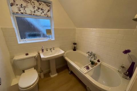 8 Grasscroft, Northampton, NN2 8QH