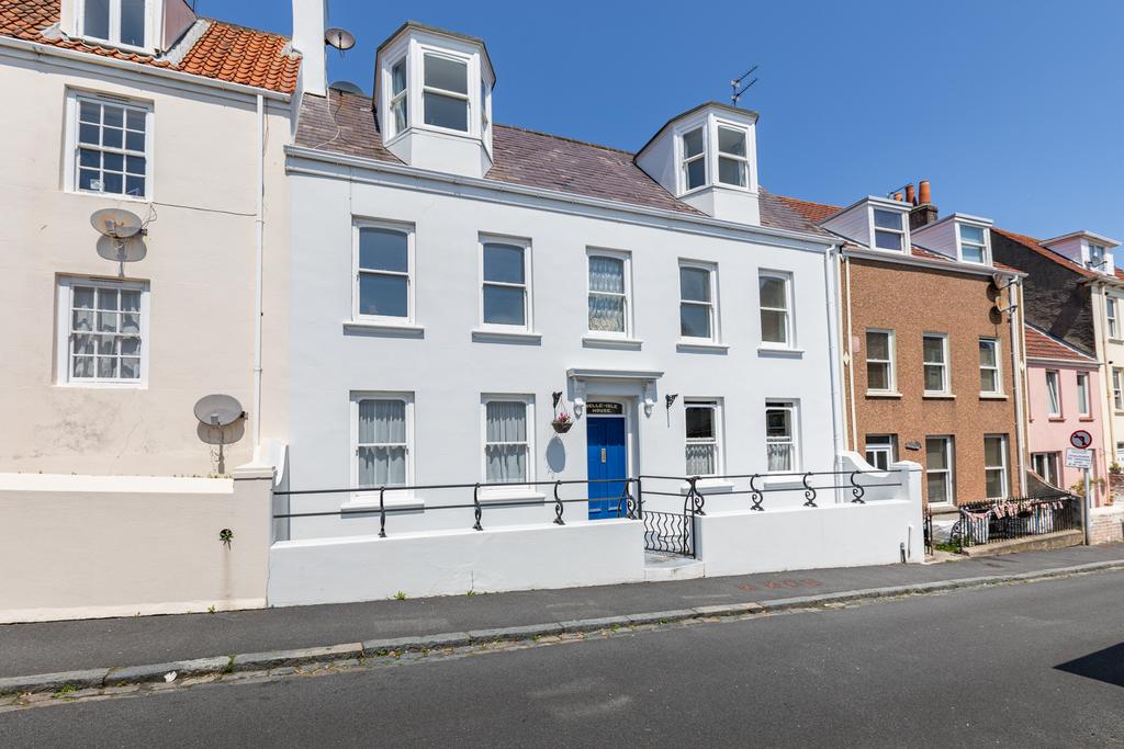 Flat 4 2 Paris Street, Guernsey 1 bed ground floor flat £250,000